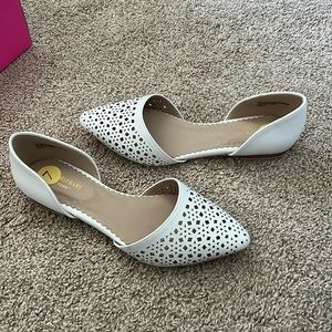 All About U flat, white